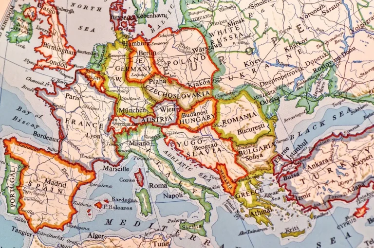 cheapest country to fly to in europe | travelguidevoyage.com