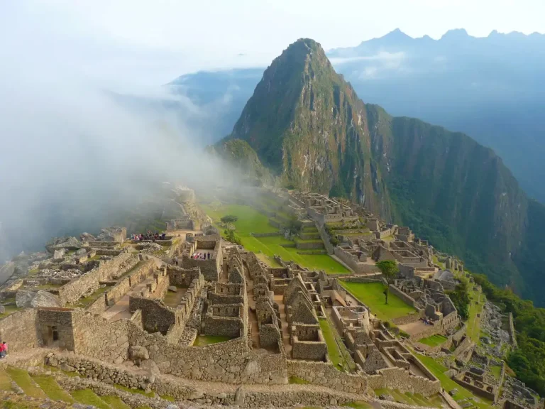 Peru Huayna Picchu | Travel guide voyage